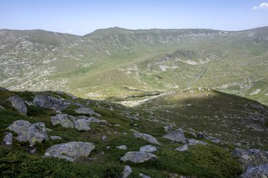 Bulgaristan 'ın Kalin zirvesi yakınlarındaki Rila Dağı' nın İnanılmaz Yaz Manzarası