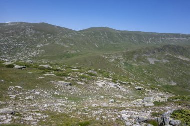 Bulgaristan 'ın Kalin zirvesi yakınlarındaki Rila Dağı' nın İnanılmaz Yaz Manzarası