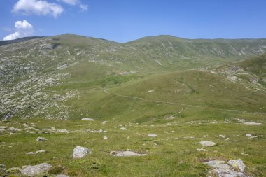 Bulgaristan 'ın Kalin zirvesi yakınlarındaki Rila Dağı' nın İnanılmaz Yaz Manzarası