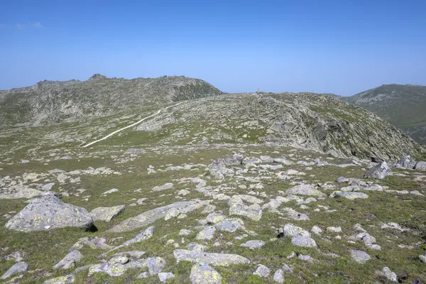 Bulgaristan 'ın Kalin zirvesi yakınlarındaki Rila Dağı' nın İnanılmaz Yaz Manzarası