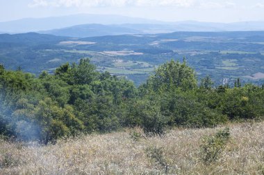 Rudina Dağı, Pernik Bölgesi, Bulgaristan 'ın İnanılmaz Yaz Manzarası