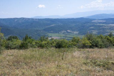 Rudina Dağı, Pernik Bölgesi, Bulgaristan 'ın İnanılmaz Yaz Manzarası