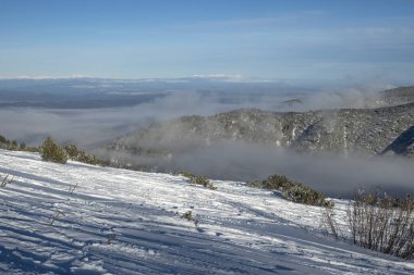 Bulgaristan 'ın Musala zirvesi yakınlarındaki Rila Dağı' nın İnanılmaz Kış Manzarası