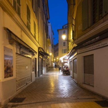 GÜZEL, FRANCE - 25 HAZİRAN 2024: Fransa 'nın Nice, Provence Alpes-Cote d' Azur kentinin günbatımı manzarası