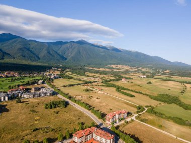 Bulgaristan 'ın Bansko kenti yakınlarındaki Razlog Vadisi' nin şaşırtıcı hava manzarası