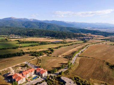 Bulgaristan 'ın Bansko kenti yakınlarındaki Razlog Vadisi' nin şaşırtıcı hava manzarası