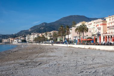 MENTON, FRANCE - 27 HAZİRAN 2024: Menton kıyılarının panoraması, Provence Alpes-Cote d 'Azur, Fransa
