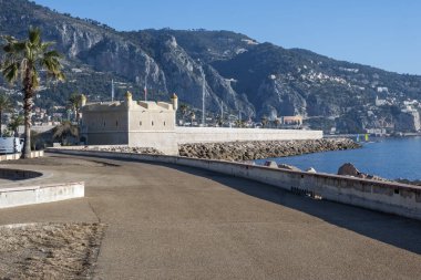 MENTON, FRANCE - 27 HAZİRAN 2024: Menton kıyılarının panoraması, Provence Alpes-Cote d 'Azur, Fransa