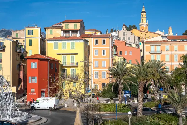 MENTON, FRANCE - 27 HAZİRAN 2024: Menton kıyılarının panoraması, Provence Alpes-Cote d 'Azur, Fransa