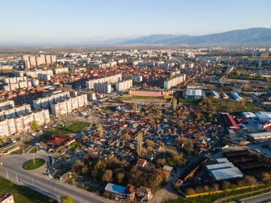Bulgaristan 'ın Filibe kentinin şaşırtıcı hava gün batımı manzarası