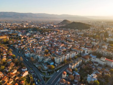 Bulgaristan 'ın Filibe kentinin şaşırtıcı hava gün batımı manzarası