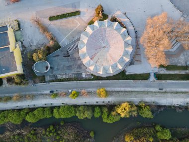 Bulgaristan 'ın Filibe kentinin şaşırtıcı hava gün batımı manzarası