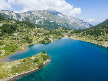 Bulgaristan 'ın Banderitsa Nehri yakınlarındaki Pirin Dağı' nın şaşırtıcı hava manzarası