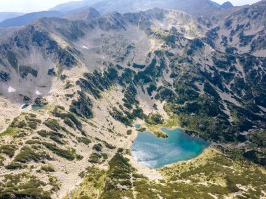 Bulgaristan 'ın Banderitsa Nehri yakınlarındaki Pirin Dağı' nın şaşırtıcı hava manzarası