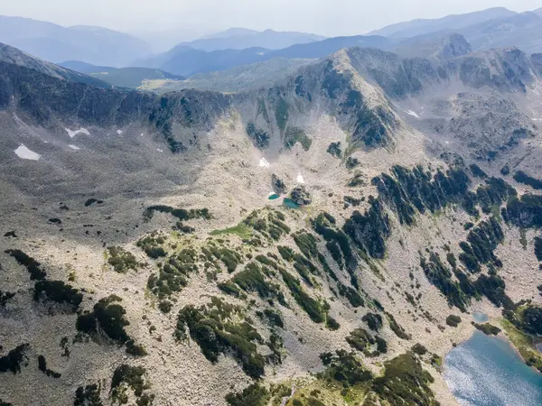 Bulgaristan 'ın Banderitsa Nehri yakınlarındaki Pirin Dağı' nın şaşırtıcı hava manzarası