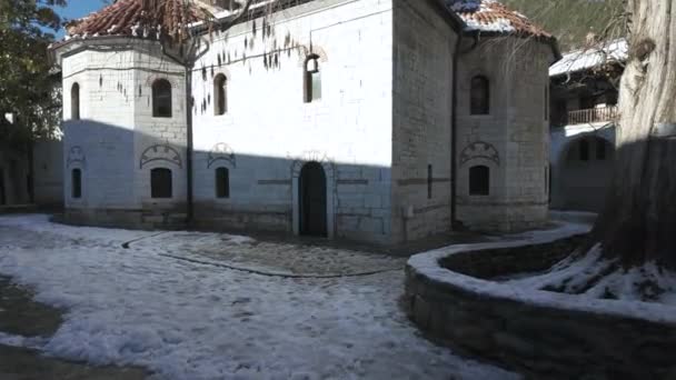 Zimní Pohled Středověký Klášter Bachkovo Kolej Matky Boží Bulharsko — Stock video