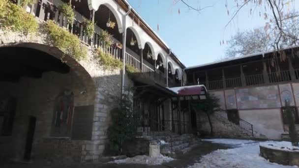 Zimowy Widok Średniowiecznego Klasztoru Bachkovo Dormition Matki Bożej Bułgaria — Wideo stockowe