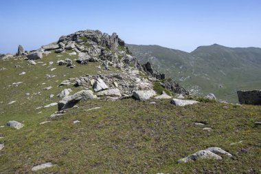 Bulgaristan 'ın Kalin tepeleri yakınlarındaki Rila Dağı' nın İnanılmaz Yaz Manzarası