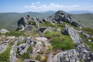 Bulgaristan 'ın Kalin tepeleri yakınlarındaki Rila Dağı' nın İnanılmaz Yaz Manzarası