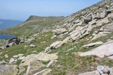 Bulgaristan 'ın Kalin tepeleri yakınlarındaki Rila Dağı' nın İnanılmaz Yaz Manzarası