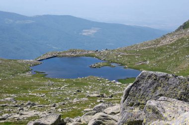 Bulgaristan 'ın Kalin tepeleri yakınlarındaki Rila Dağı' nın İnanılmaz Yaz Manzarası