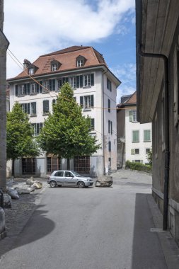 LAUSANNE, SWitzERLAND - 18 Haziran 2023: Tipik Lozan şehri, Vaud Kantonu, İsviçre