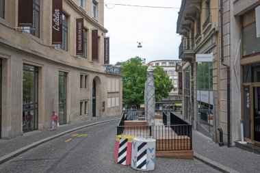 LAUSANNE, SWitzERLAND - 18 Haziran 2023: Tipik Lozan şehri, Vaud Kantonu, İsviçre