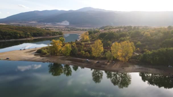 Bulgaristan Filibe Bölgesi Nin Asenovgrad Kenti Yakınlarındaki Kırk Yay Baraj — Stok video