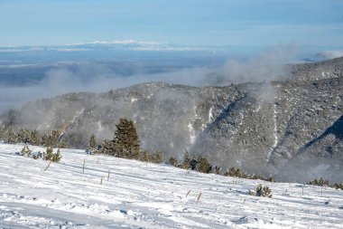 Bulgaristan 'ın Musala zirvesi yakınlarındaki Rila Dağı' nın İnanılmaz Kış Manzarası