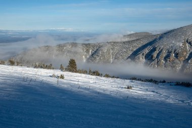 Bulgaristan 'ın Musala zirvesi yakınlarındaki Rila Dağı' nın İnanılmaz Kış Manzarası