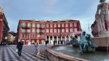 Güzel, FRANCE - 26 Ocak 2024: Nice, Provence Alpes-Cote d 'Azur, Fransa' daki Place Massena 'nın muhteşem manzarası