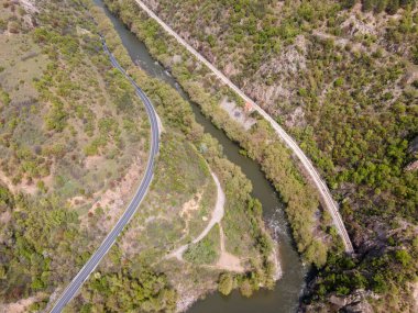 Bulgaristan 'ın Kresna Vadisi' nden geçen Struma Nehri 'nin şaşırtıcı hava manzarası