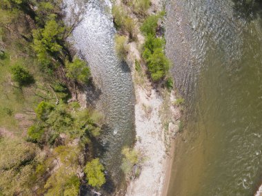 Bulgaristan 'ın Kresna Vadisi' nden geçen Struma Nehri 'nin şaşırtıcı hava manzarası