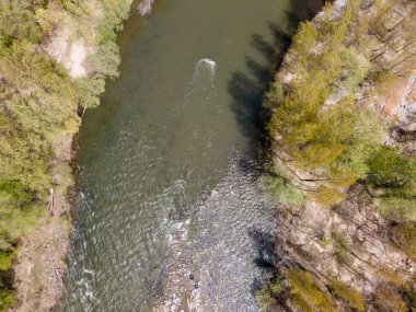 Bulgaristan 'ın Kresna Vadisi' nden geçen Struma Nehri 'nin şaşırtıcı hava manzarası