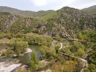 Bulgaristan 'ın Kresna Vadisi' nden geçen Struma Nehri 'nin şaşırtıcı hava manzarası