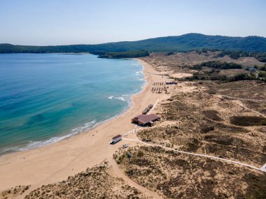 Bulgaristan 'ın Burgaz Bölgesi Arkutino plajı yakınlarındaki arka deniz manzarası