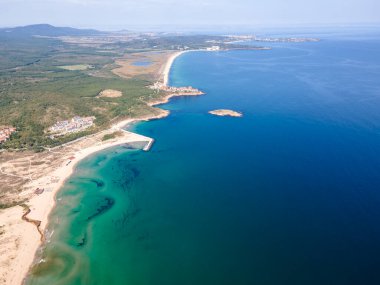 Bulgaristan 'ın Burgaz Bölgesi Arkutino plajı yakınlarındaki arka deniz manzarası