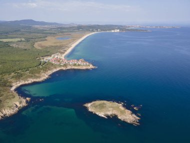 Bulgaristan 'ın Burgaz Bölgesi Arkutino plajı yakınlarındaki arka deniz manzarası