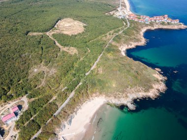 Bulgaristan 'ın Burgaz Bölgesi Arkutino plajı yakınlarındaki arka deniz manzarası