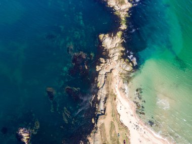 Bulgaristan 'ın Burgaz Bölgesi' ndeki Lozenets kasabası yakınlarındaki Karadeniz kıyılarının hava manzarası