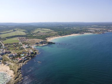 Bulgaristan 'ın Burgaz Bölgesi' ndeki Lozenets kasabası yakınlarındaki Karadeniz kıyılarının hava manzarası