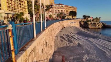 Nazik, FRANCE - 25 Ocak 2024: Nice, Provence Alpes-Cote d 'Azur, Fransa Kıyı Caddesi Panoraması