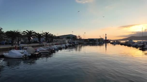 Kavala Greece December 2023 Панорама Заходу Сонця Дорогої Вулиці Міста — стокове відео