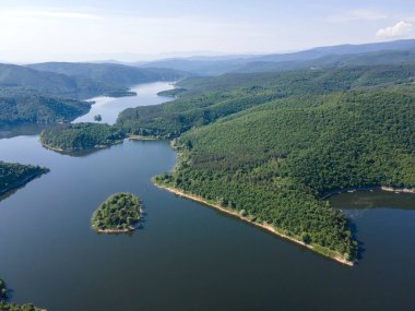 Topolnitsa Reservoir, Sredna Gora Dağı, Bulgaristan 'ın yay manzarası