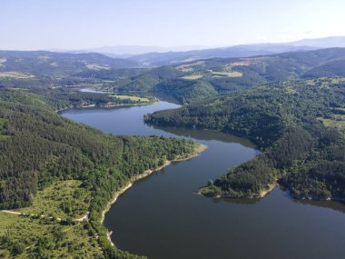 Topolnitsa Reservoir, Sredna Gora Dağı, Bulgaristan 'ın yay manzarası