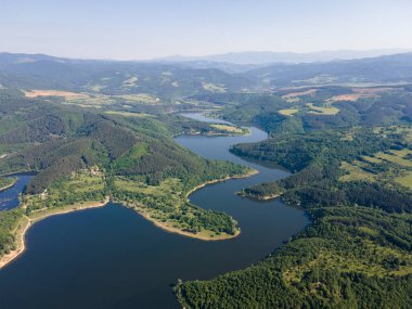 Topolnitsa Reservoir, Sredna Gora Dağı, Bulgaristan 'ın yay manzarası