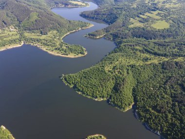 Topolnitsa Reservoir, Sredna Gora Dağı, Bulgaristan 'ın yay manzarası