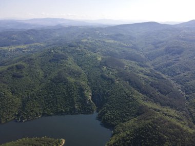 Topolnitsa Reservoir, Sredna Gora Dağı, Bulgaristan 'ın yay manzarası