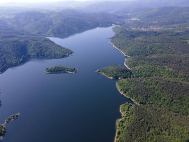 Topolnitsa Reservoir, Sredna Gora Dağı, Bulgaristan 'ın yay manzarası