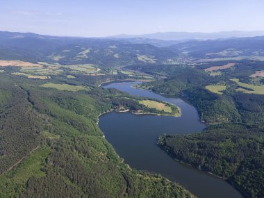 Topolnitsa Reservoir, Sredna Gora Dağı, Bulgaristan 'ın yay manzarası